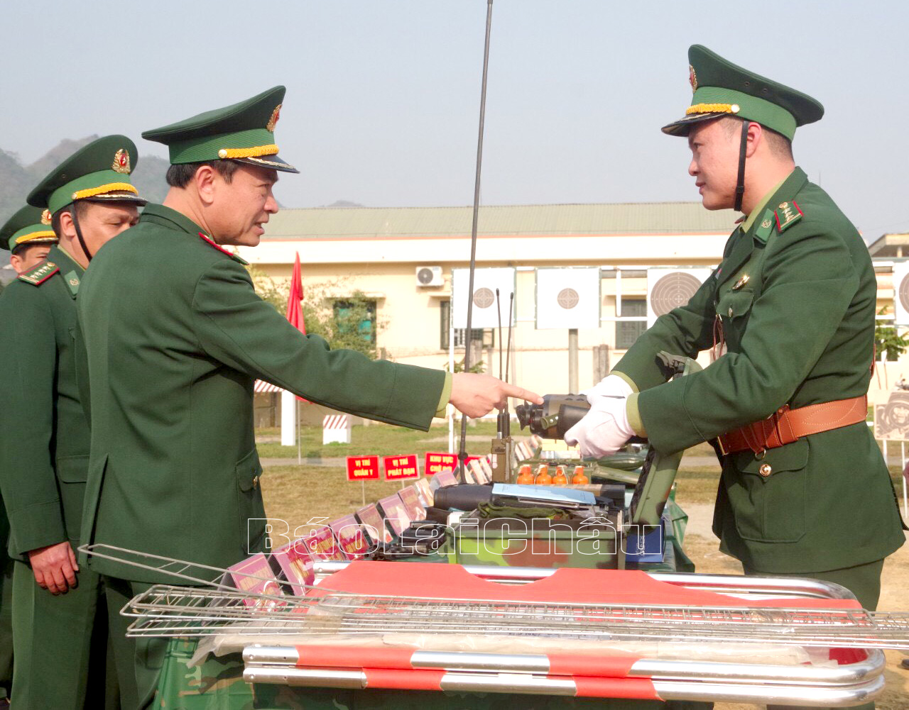 Đại tá Nguyễn Văn Hưng, Chính uỷ BĐBP tỉnh thăm mô hình học cụ phục vụ công tác huấn luyện của BĐBP năm 2023